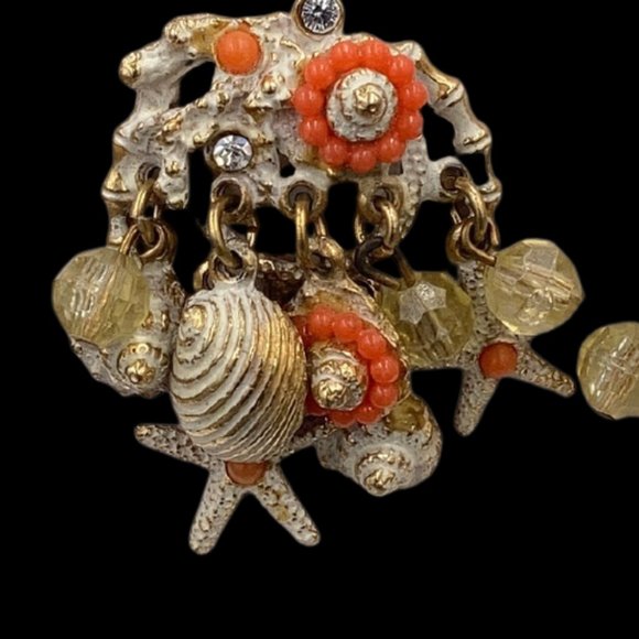 Vintage ART Dangling Seashell Charm Earrings - Picture 2 of 5